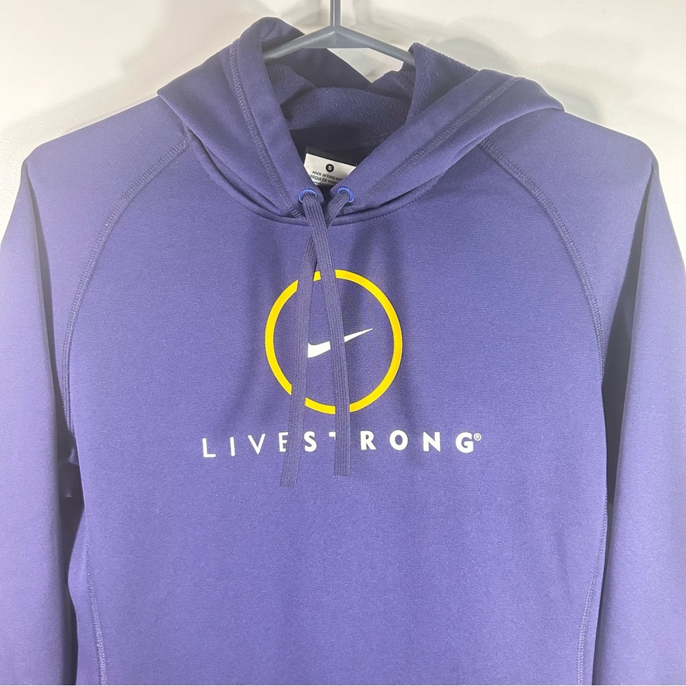 Nike Therma Fit Livestrong Sweater Hoodie Sweatshirt Navy Blue; Women’s Sz Small - Picture 3 of 16